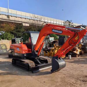Doosan DH60-7 tracked excavator