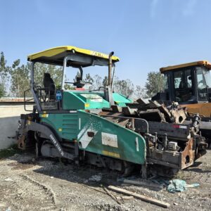 Vögele Super 2100-2 crawler asphalt paver