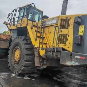 Komatsu WA600-6 wheel loader